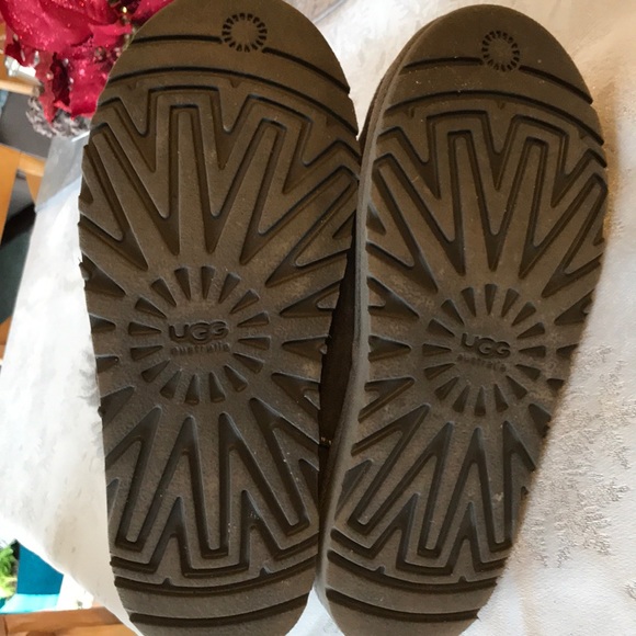 UGGS - Picture 8 of 8